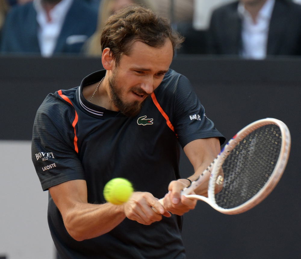 世界网球队碾压德国网球队，梅德韦杰夫打破历史纪录的简单介绍