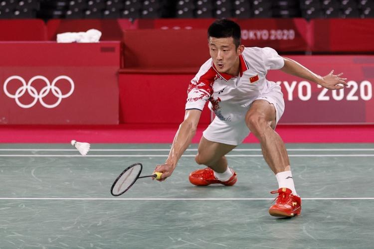 包含中国羽毛球队险胜印尼羽毛球队，谌龙完成帽子戏法的词条