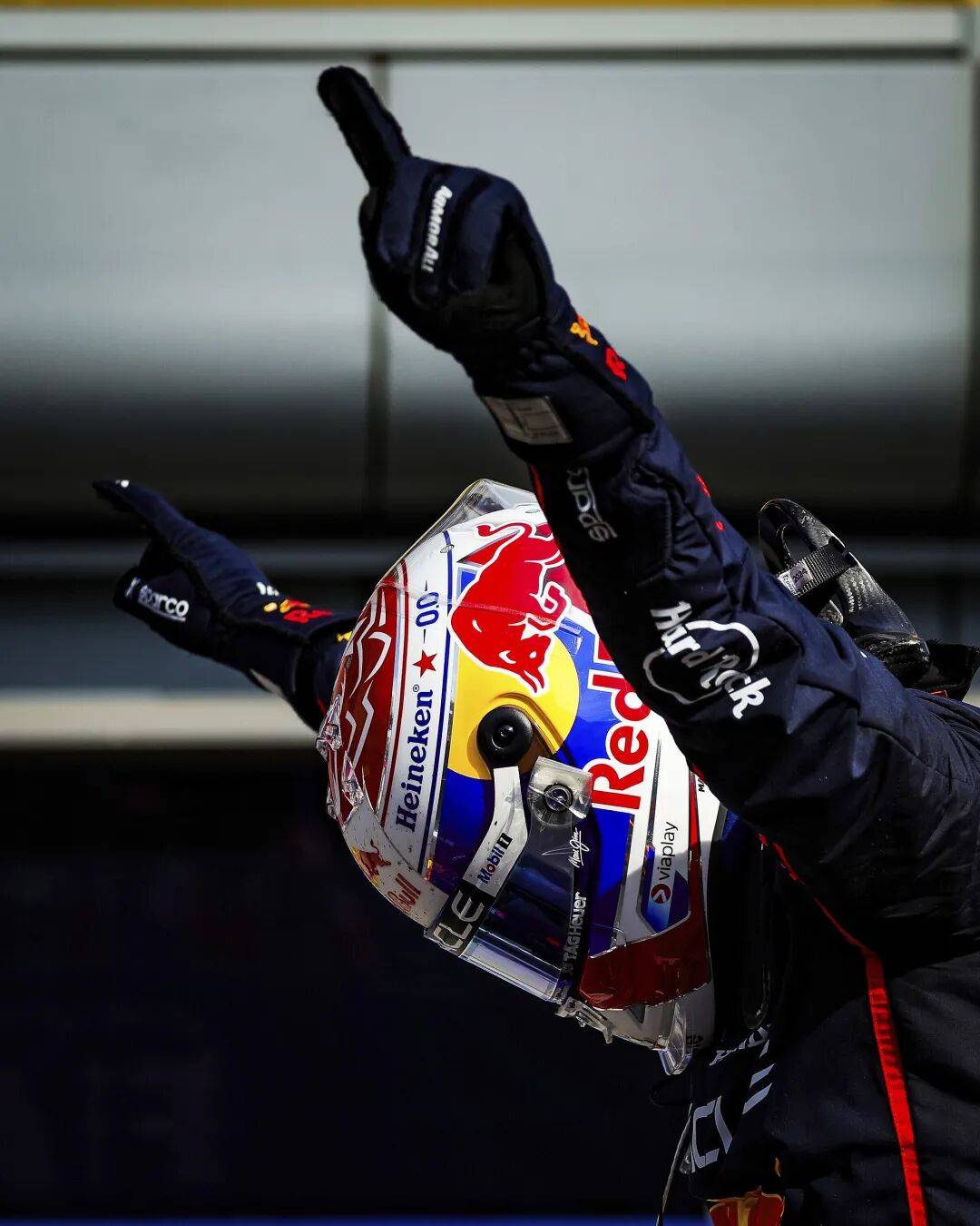 红牛二队完胜阿斯顿马丁,皮亚斯特里扛起全队 红牛二队完胜阿斯顿马丁,皮亚斯特里扛起全队